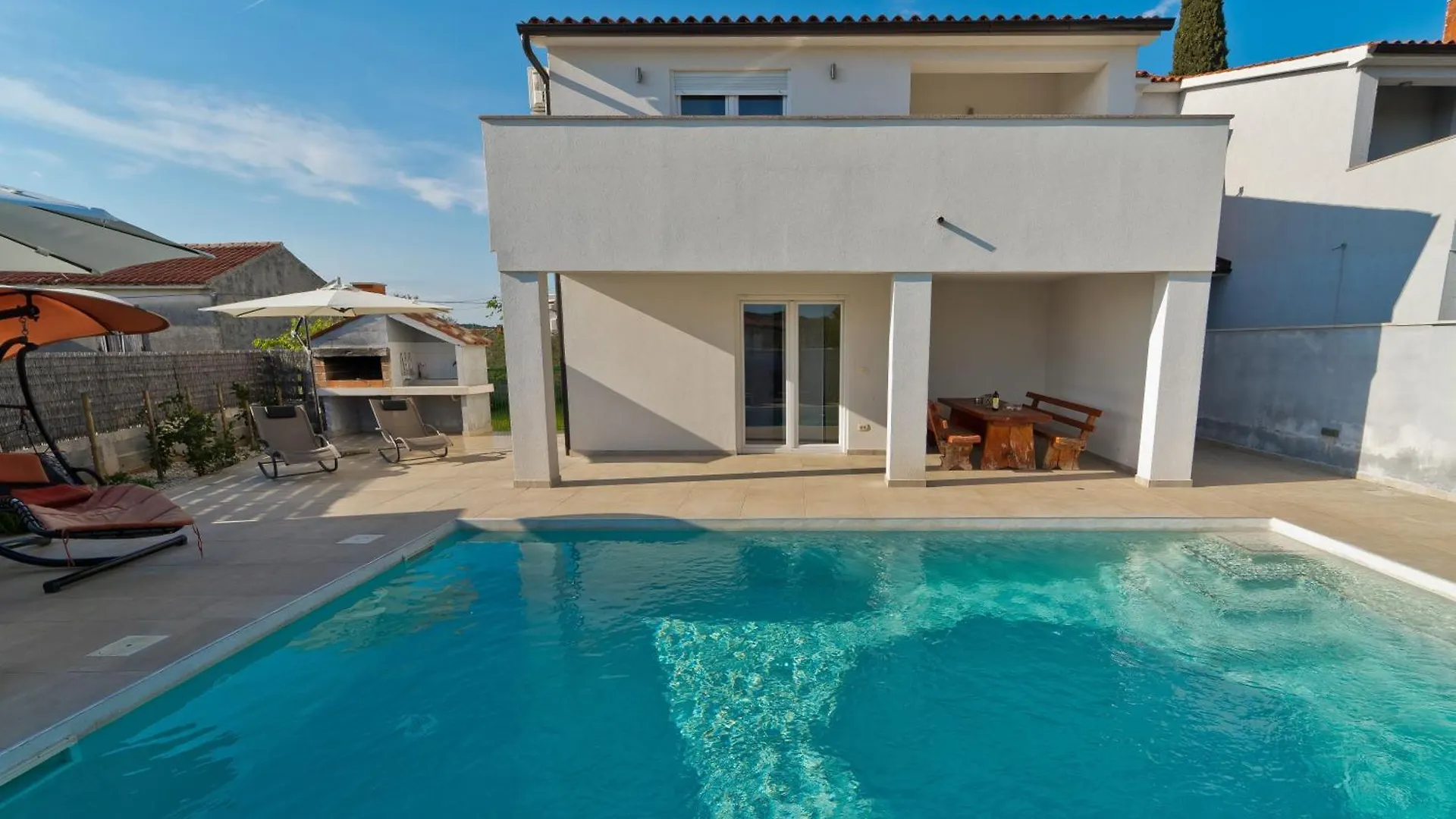 Holiday Home Luka With A Pool, Situated In Pula 0*,